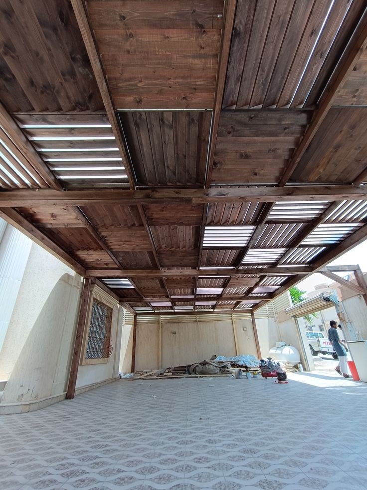 مظلات خشبية لمداخل المنازل