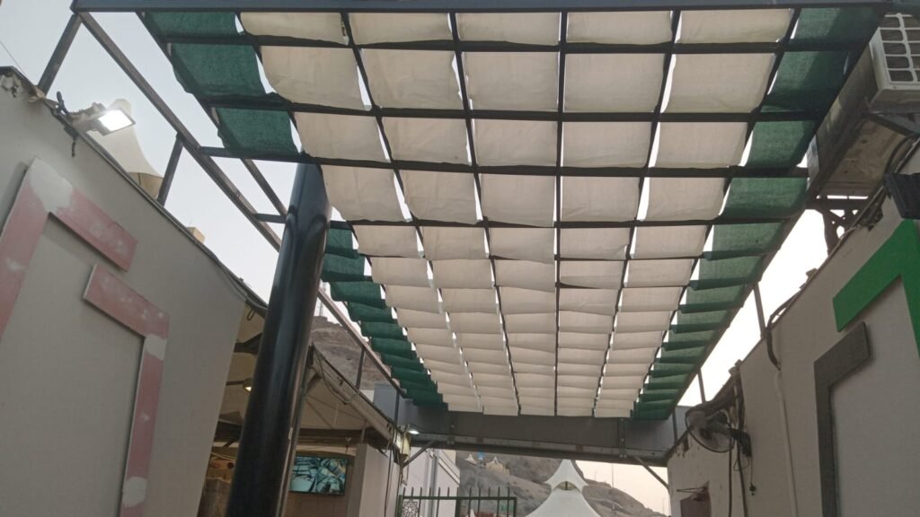 مظلات حديثة للحج