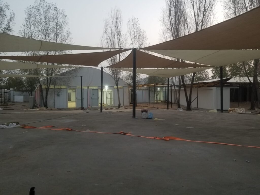 مظلات قماش للحجاج
